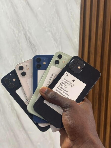 iPhone 12 - Plusieurs Couleurs