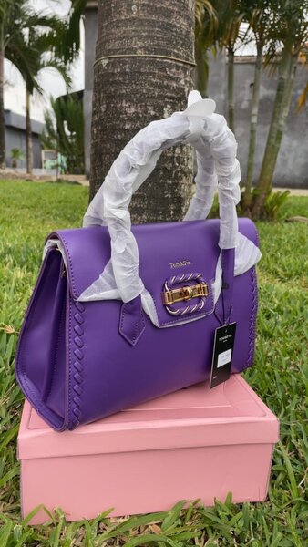 Sac à main violet élégant