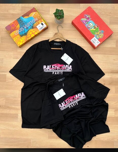 T-shirts Balenciaga et Gucci