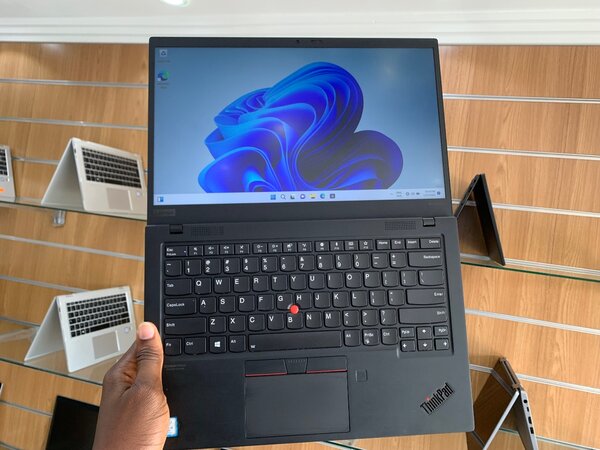 LENOVO THINKPAD X1 CARBON-GEN 7