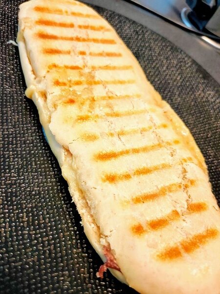 Panini grillé au fromage