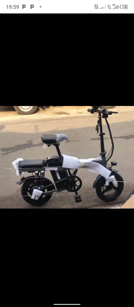 Vélo électrique pliable compact