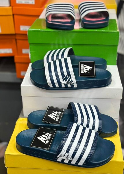 Tongs bleus rayés confortables