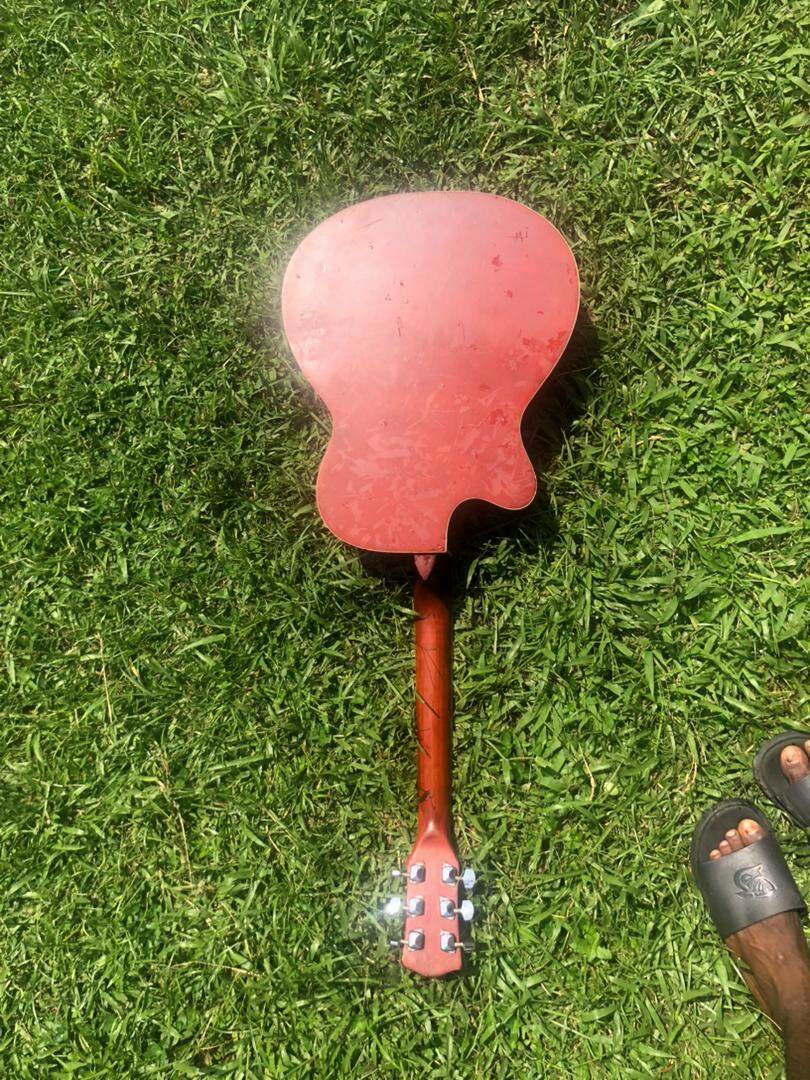 Guitare acoustique élégante