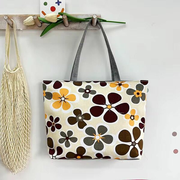 Sac cabas fleuri en toile