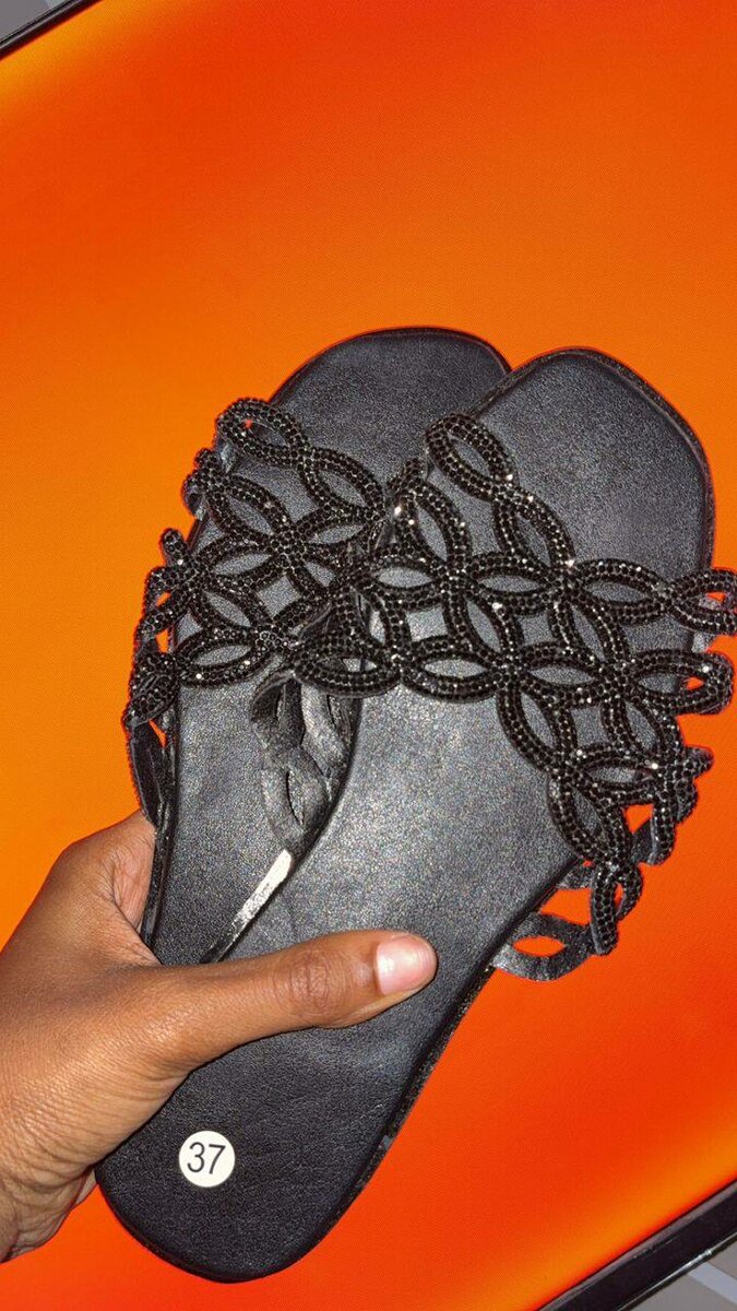 Sandales perlées élégantes femme