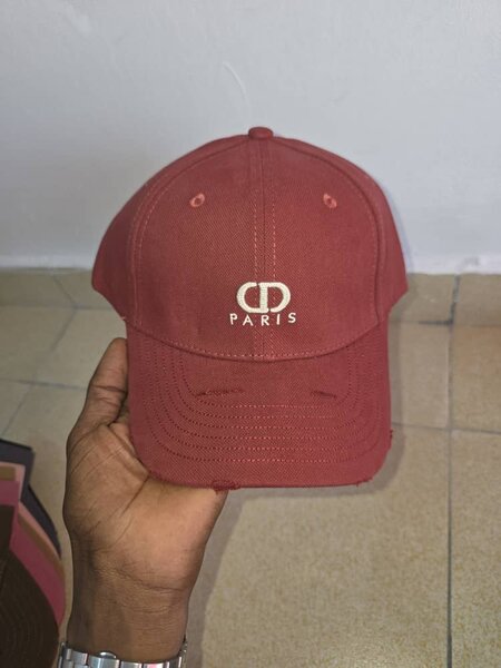 Casquette rouge CD Paris