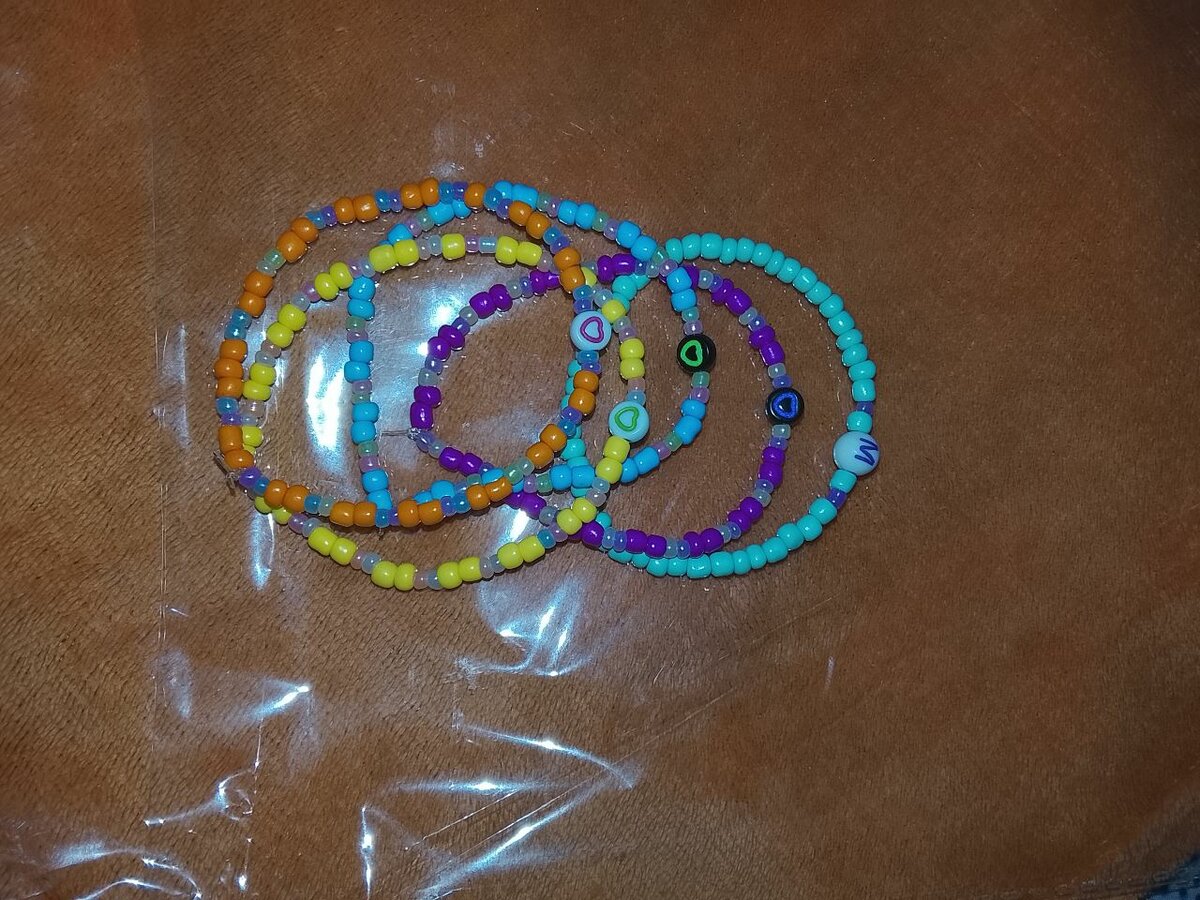 Lot deBracelet perles colorées