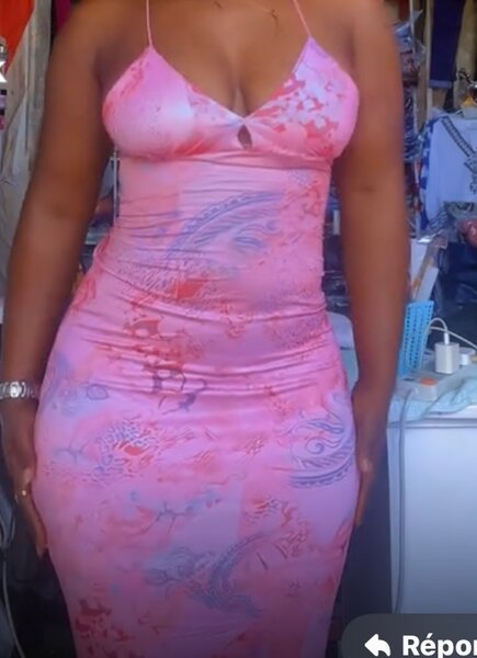 Robe longue en satin rose