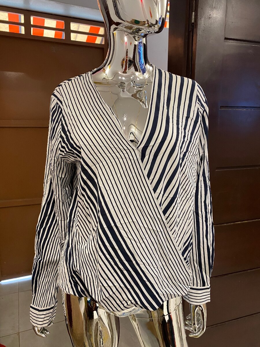 Blouse élégante à rayures