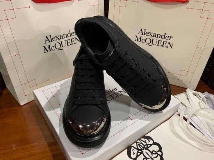 ALEXANDER MCQUEEN