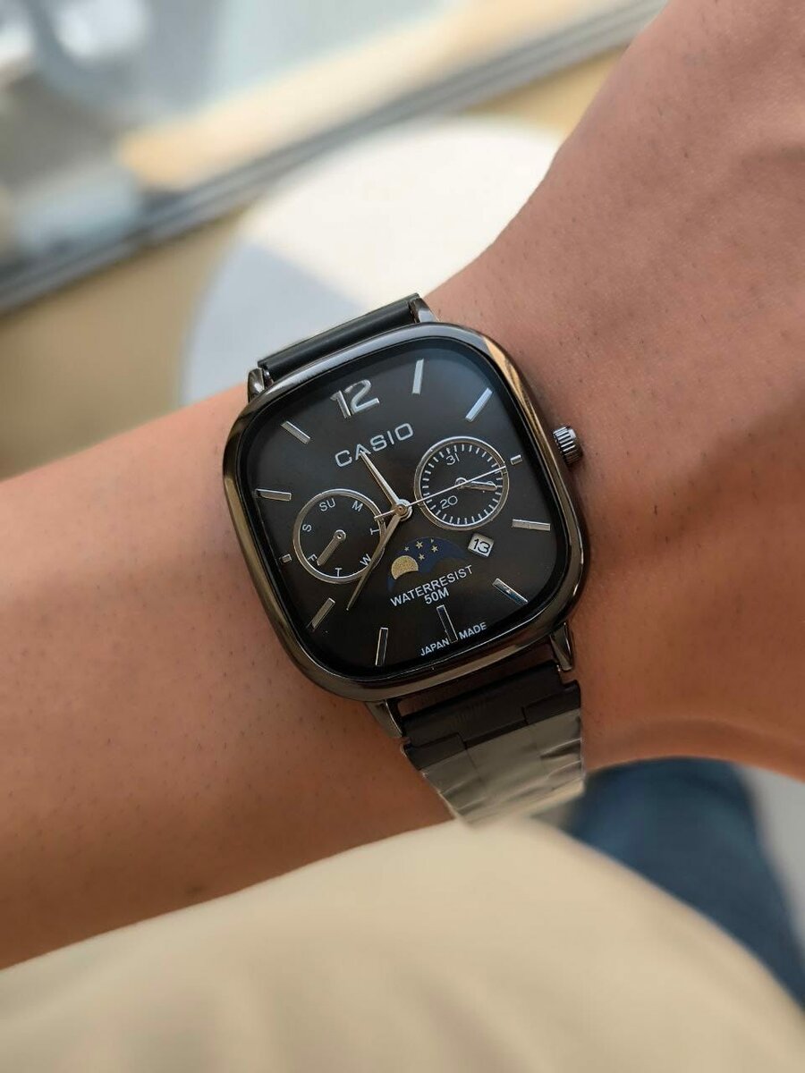 Montre Casio noire homme étanche