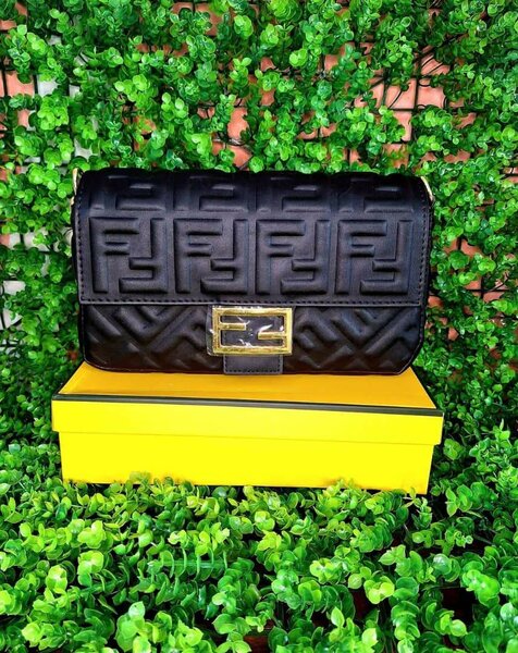 Sac FENDI BAGUETTE en coffret