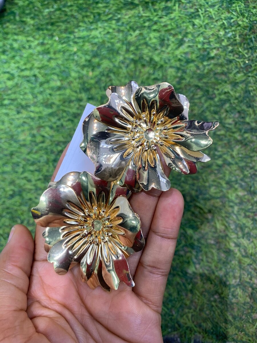 Boucles d'oreilles florales dorées