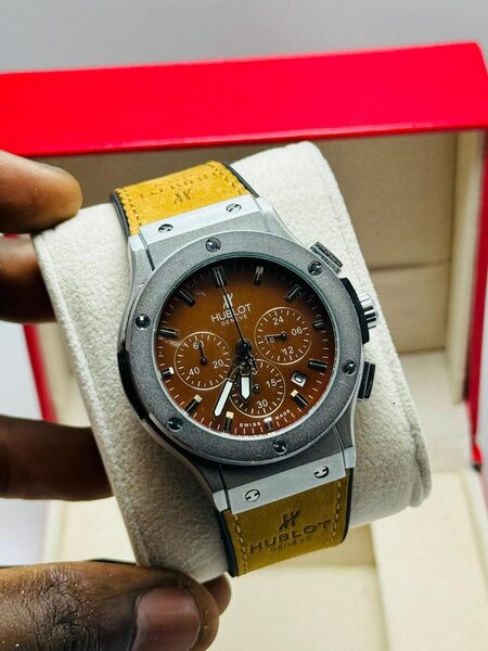 MONTRE LUXE HOMME  HUBLOT