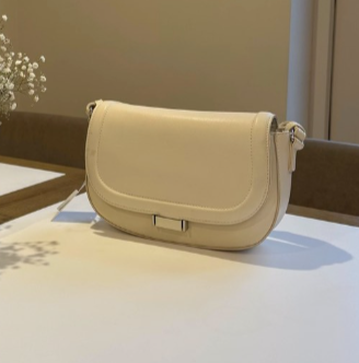 Базовая вместительная сумка от STRADIVARIUS айвори