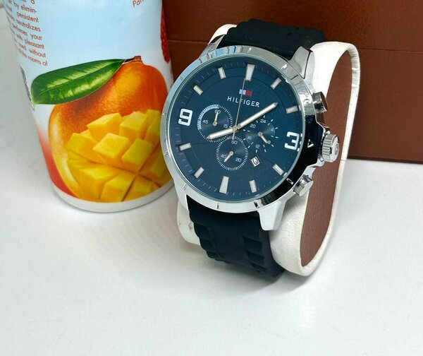 Montre TOMMY HILFIGER (Homme)