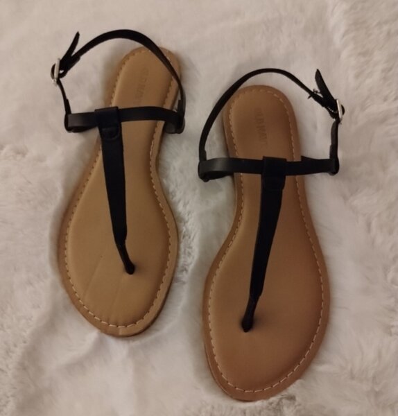 Sandales noires en cuir ️