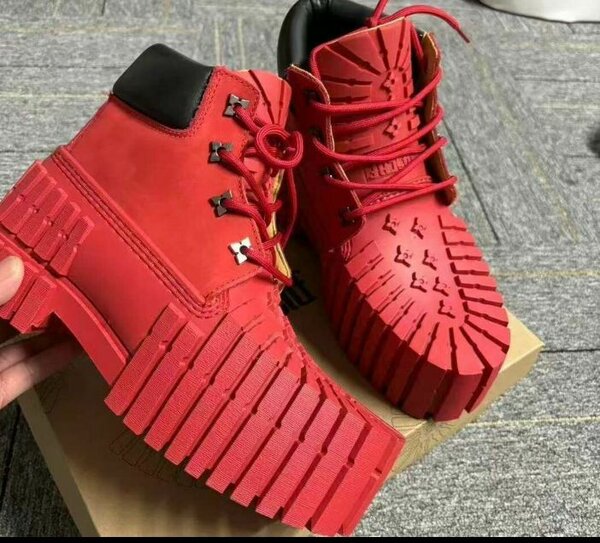 Bottes rouges à lacets pour homme