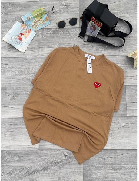 T-shirt à logo cœur chic