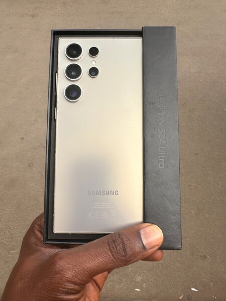 𝐒𝐚𝐦𝐬𝐮𝐧𝐠 𝐆𝐚𝐥𝐚𝐱𝐲 𝐒𝟐𝟒 𝐔𝐥𝐭𝐫𝐚