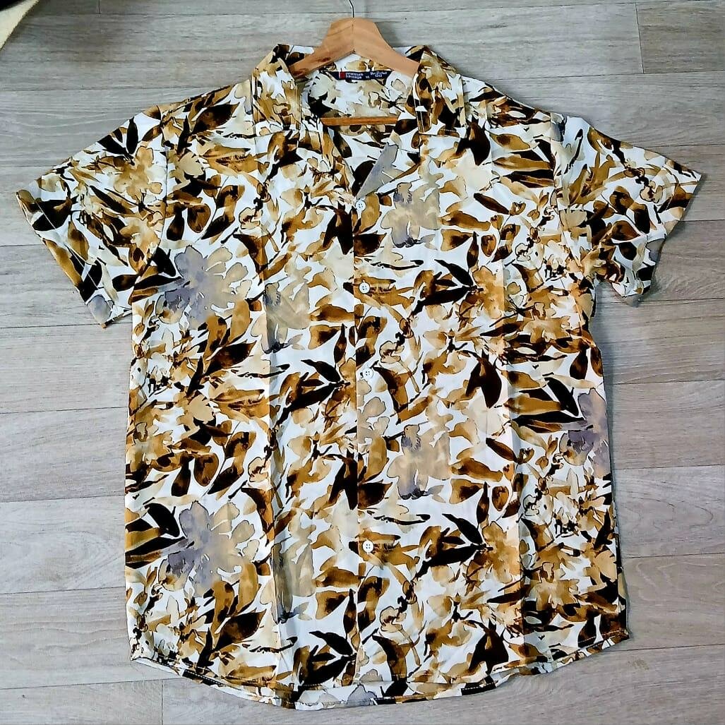 Chemise à fleurs tropicales