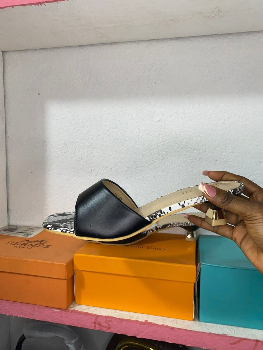 Sandales à talons effet serpent