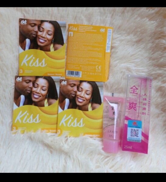 12 préservatifs +1 Lubrifiant