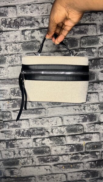 Elegant Handheld Bag
