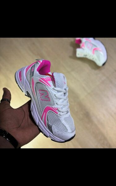 Baskets running femme blanc rose
