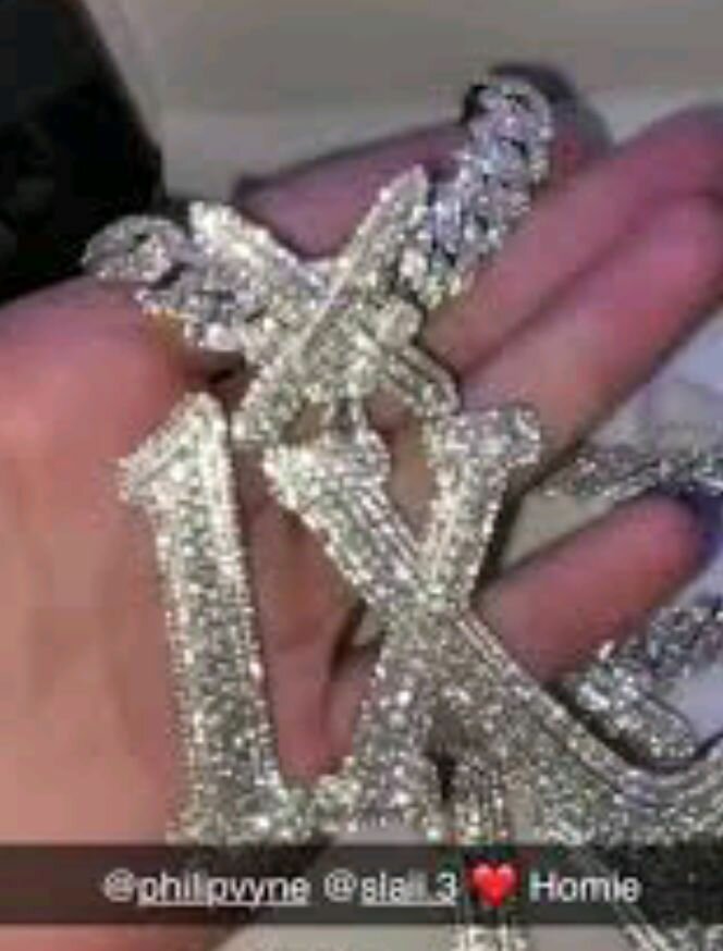 Collier personnalisé en lettres