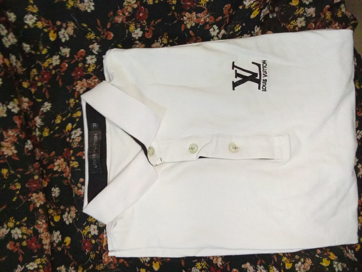 Polo blanc élégant homme