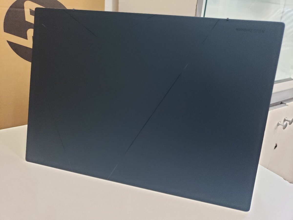 ASUS ZENBOOK UX