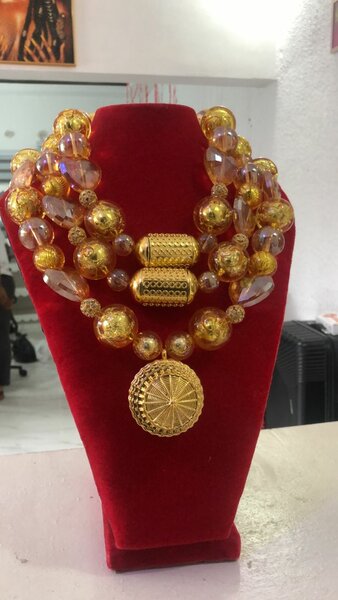 Collier ethnique doré élégant