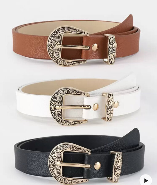 Ceinture en cuir avec boucles décoratives