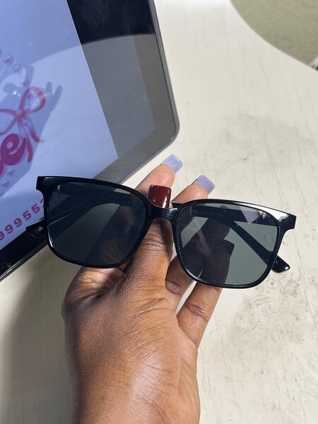 Lunettes de soleil femme noir