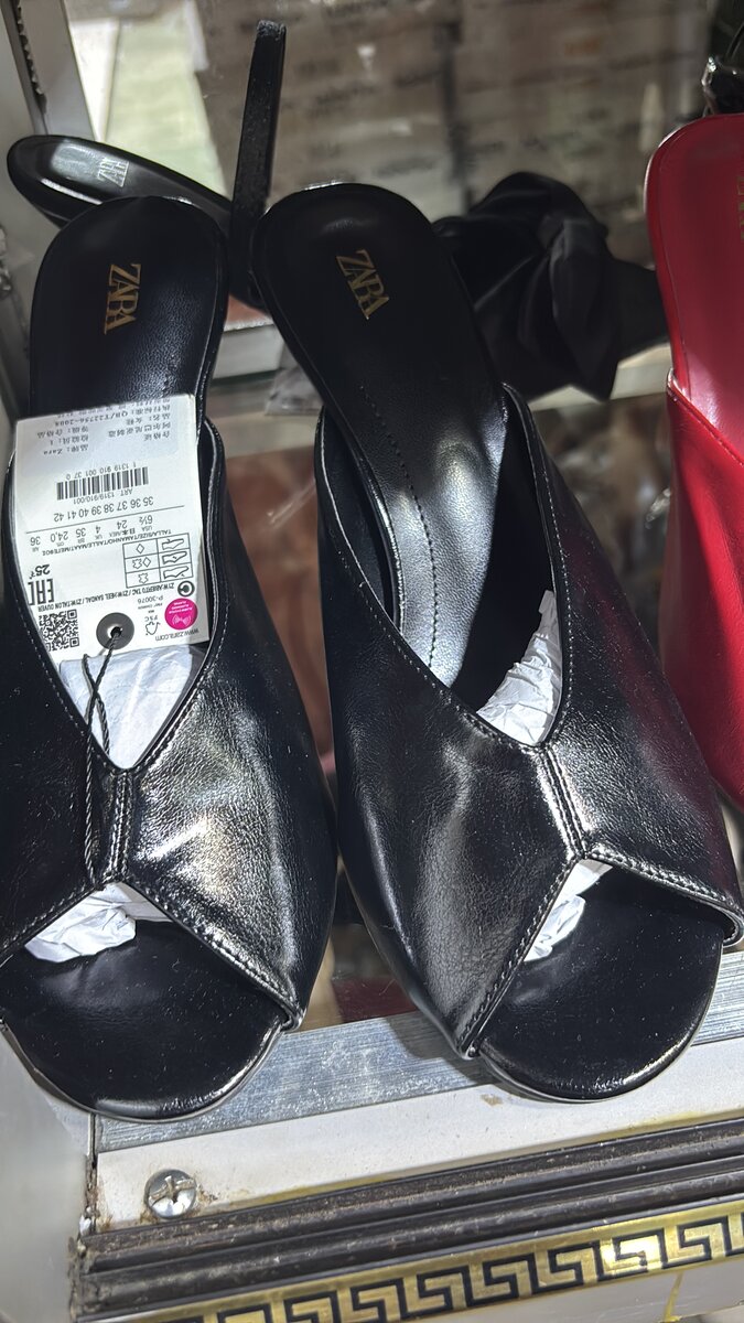 Talons élégants en cuir noir