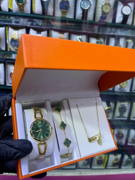 Coffret Montre et Bijoux Élégants