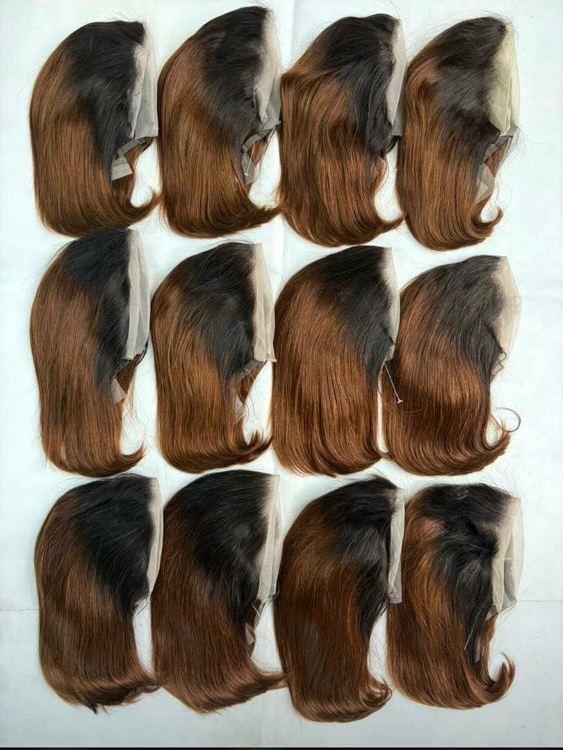 Perruques en dentelle courtes et lisses