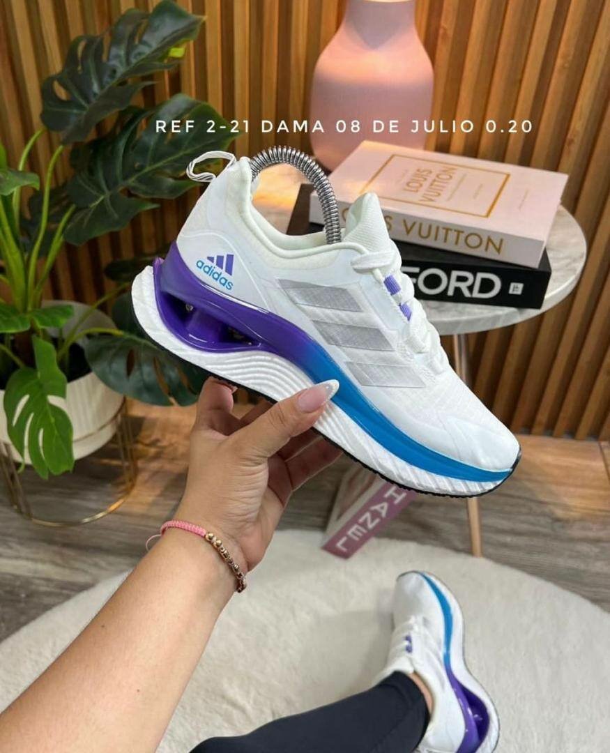 Chaussures de sport Adidas