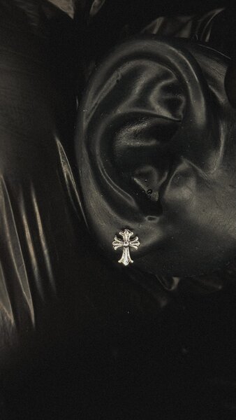 BOUCLE POUR OREILLE PERCÉES