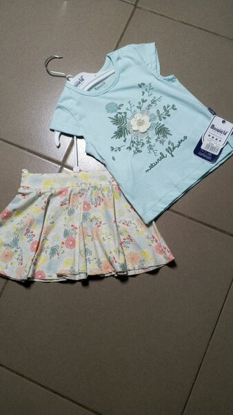 Ensemble T-shirt et Jupe Floral