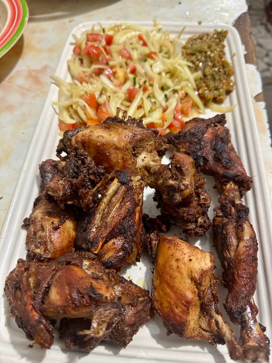 Poulet grillé avec salade fraîche