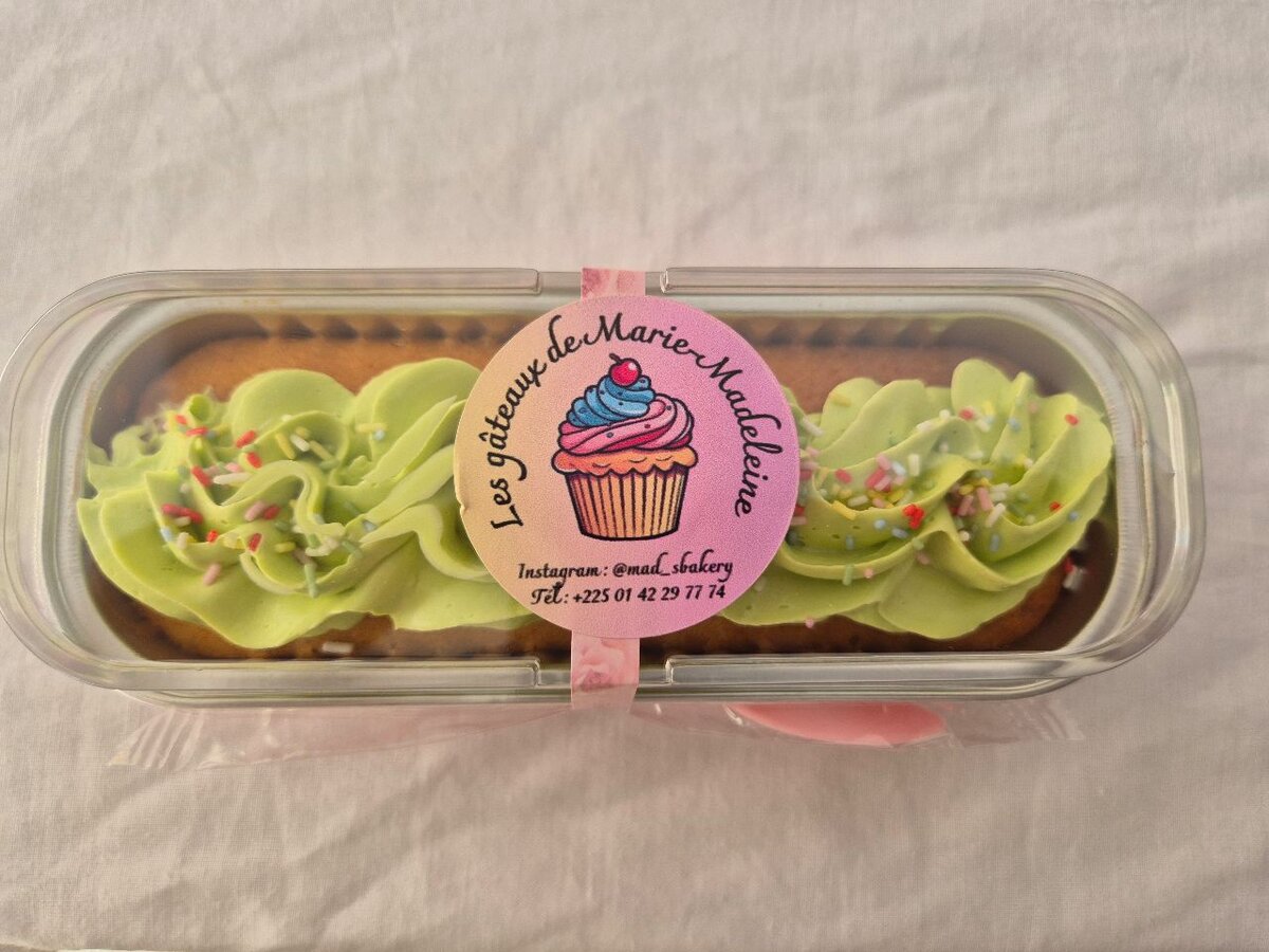 Cake en boîte avec glaçage