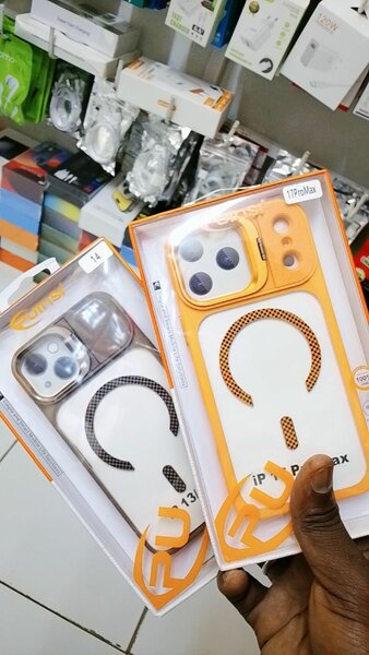 Coques MagSafe iPhone 14 Pro