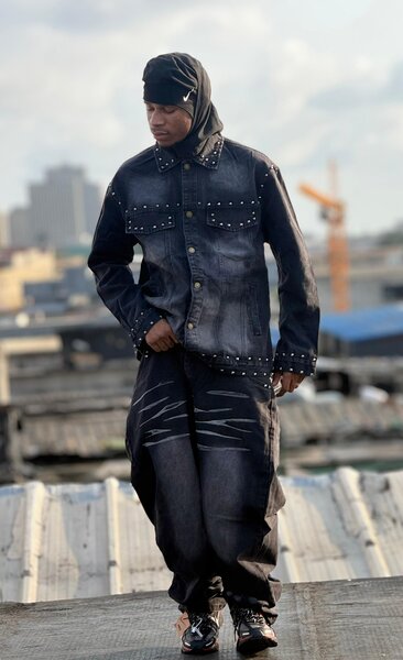 Costume en denim tendance