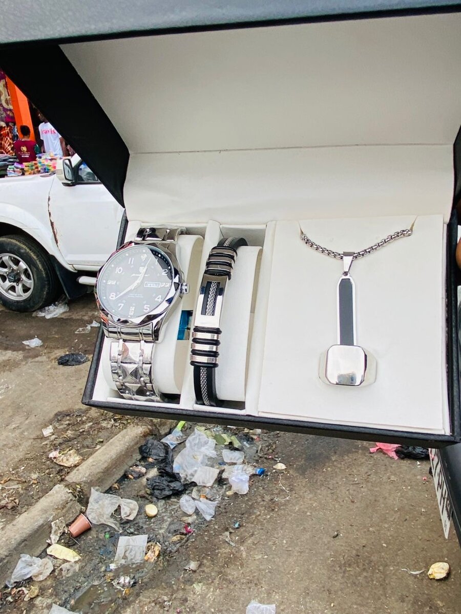 Coffret Montre et Bijoux Élégant