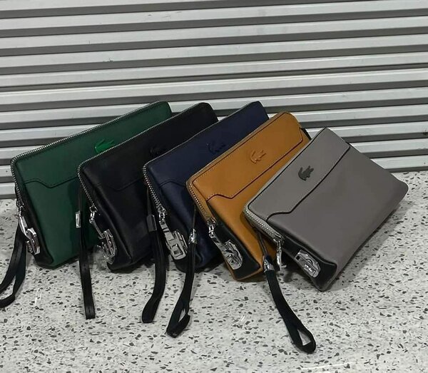 Sac Lacoste disponible