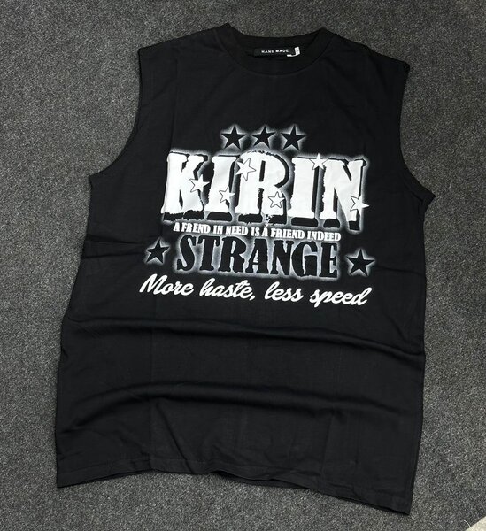 Débardeur noir graphique