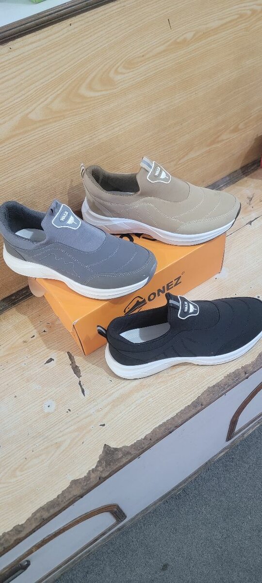 Mens Snickeers Shoes
